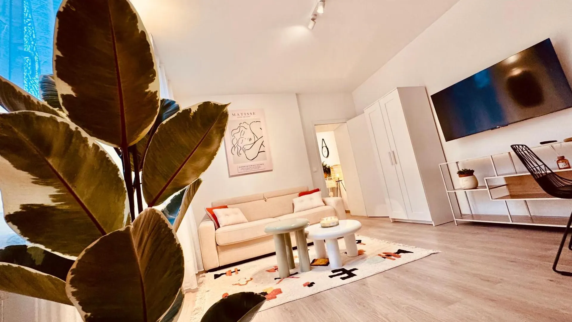 Casa Lume - Queen Bed & Bohemian Spirit Liege Apartment