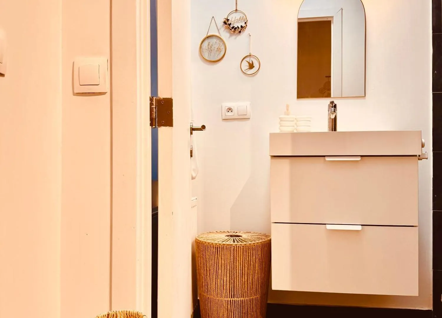 Casa Lume - Queen Bed & Bohemian Spirit Liege Apartment